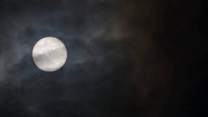 al mediodía al mediodía